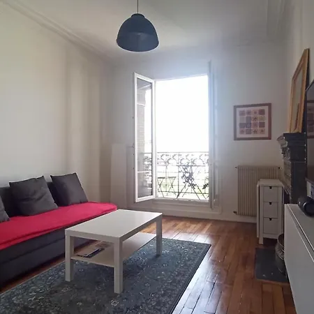 Montmartre - Balcony Overlooking 巴黎
